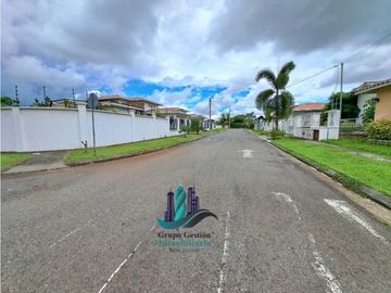 VENDO CASA RESIDENCIAL EN COQUITO HILLS