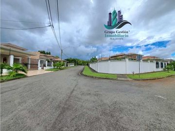 VENDO CASA RESIDENCIAL EN COQUITO HILLS