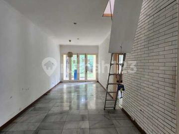 Rumah Luas dan Terawat di Lokasi Strategis Cipete