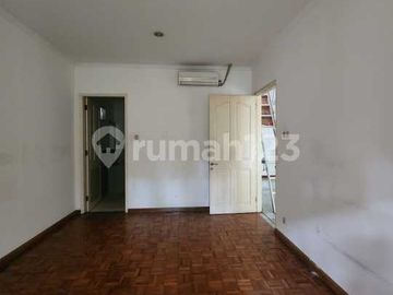 Rumah Luas dan Terawat di Lokasi Strategis Cipete