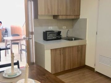 TWO PREMIER STUDIO TYPE- NEAR ATC, SM SOUTH MALL AND VILLAGE SQUARE. CITYLAND ONE PREMIER