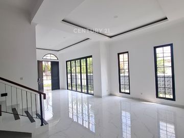 Rumah Hook Siap Huni Harga Menarik Bebas Banjir Dekat Bintaro
