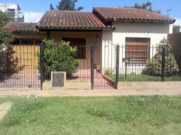 Casa en venta en Burzaco Este