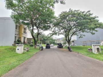 DIJUAL KAVLING SCARLET THE SPRINGS POSISI BADAN 258m2 LEBAR 12 HADAP SELATAN JARANG ADA