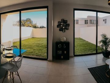 Casa en preventa al norte de Mérida en privada con doble pórtico