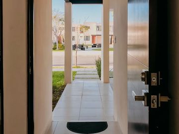 Casa en preventa al norte de Mérida en privada con doble pórtico