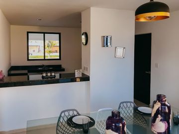 Casa en preventa al norte de Mérida en privada con doble pórtico