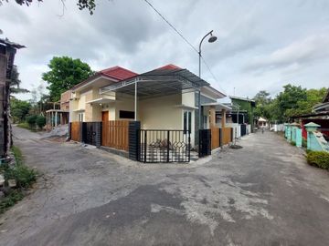 DIJUAL MURAH! RUMAH CANTIK MINIMALIS MODERN SIAP HUNI DEKAT JAKAL