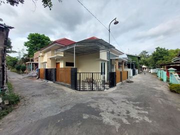DIJUAL MURAH! RUMAH CANTIK MINIMALIS MODERN SIAP HUNI DEKAT JAKAL