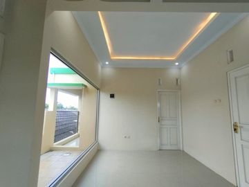 Rumah baru 2 lantai cluster selatan Terminal Giwangan