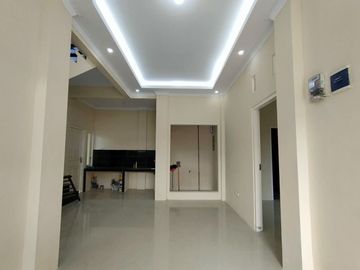 Rumah baru 2 lantai cluster selatan Terminal Giwangan
