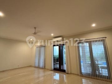 Rumah Mewah dengan Kolam Renang di Pejaten Barat – Jakarta Selatan