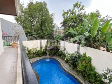Rumah Mewah dengan Kolam Renang di Pejaten Barat – Jakarta Selatan