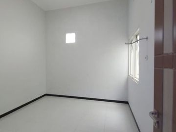 Rumah baruu 2lt 1.65 M nego.. medayu rungkut