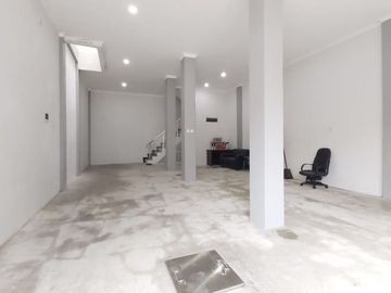 Rumah baruu 2lt 1.65 M nego.. medayu rungkut