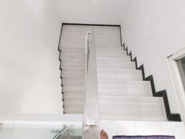 Rumah baruu 2lt 1.65 M nego.. medayu rungkut