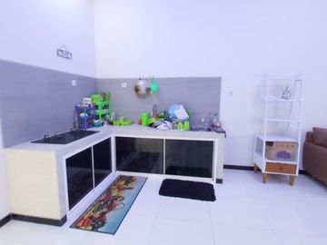 Rumah baruu 2lt 1.65 M nego.. medayu rungkut