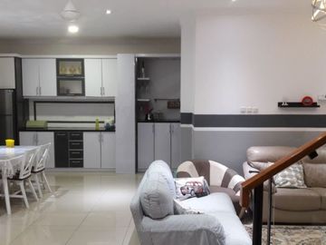 Rumah Keren 2 Lantai Siap Huni di Jl. Jombang Raya Dekat Sta Sudimara 6244