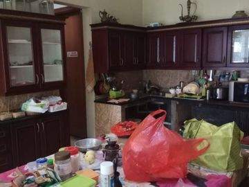 Rumah Hook, Hadap selatan, asri, nyaman dan tenang di bukit cinere indah