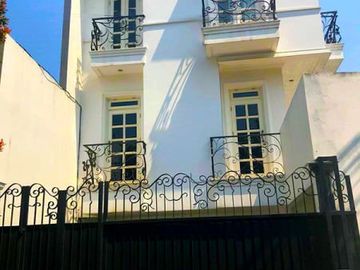 Rumah di Jl. Ampera Raya, Jkt Sltn. Ada Kolam renang