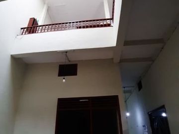 Rumah Dukuh Kupang Barat Bebas banjir, bisa untuk rumah kost
