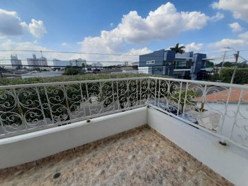 CASA EN VENTA BARRIO LA CASTELLANA |960
