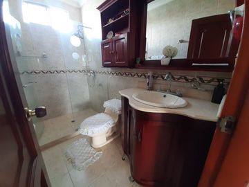 CASA EN VENTA BARRIO LA CASTELLANA |960