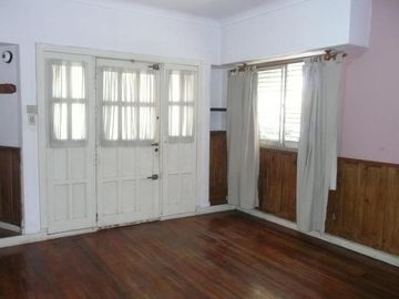 CASA EN ADROGUE EN EXCELENTE UBICACION