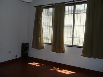 CASA EN ADROGUE EN EXCELENTE UBICACION
