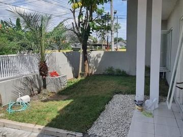 MODERN Minimalis Rumah Daerah Lidah Kulon