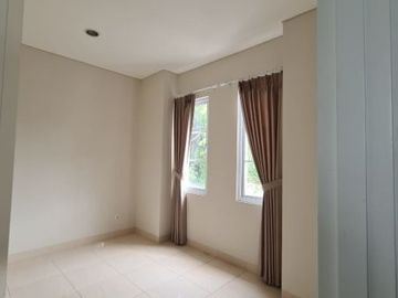 Disewakan Rumah Vanya Park BSD Tangerang Cluster Azzura Bagus Nyaman