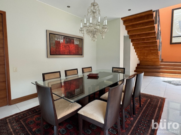 ACOGEDORA CASA CON JARDIN Y 3/4 DORM EN VENTA EN SURCO