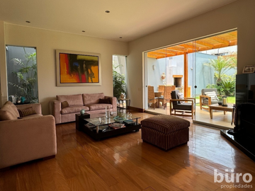 ACOGEDORA CASA CON JARDIN Y 3/4 DORM EN VENTA EN SURCO
