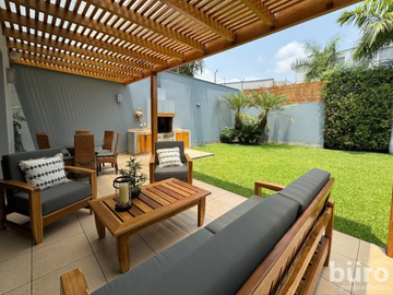 ACOGEDORA CASA CON JARDIN Y 3/4 DORM EN VENTA EN SURCO