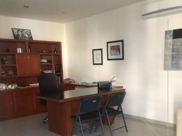 CASA EN VENTA EN FRACC. PORTA ALTA, TEPIC (FC)