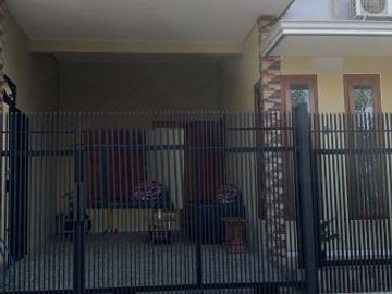 Rumah disewakan Dukuh Kupang Barat Surabaya