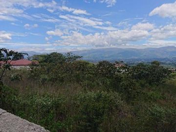 Venta espectacular terreno de 5.325m2, Vista, Ideal para constructores, Nayón