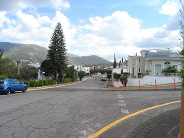 En Venta Hermoso Lote Cumbayá: Terreno En Exclusiva Urbanización Privada