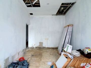 Rumah 2 lantai strategis di Cinere, carport 2 mobil,dekat mall Cinere ya