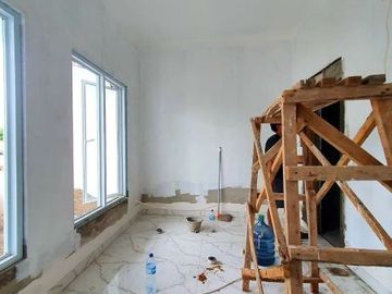 Rumah 2 lantai strategis di Cinere, carport 2 mobil,dekat mall Cinere ya