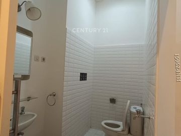 Disewakan Ruko 2 Lantai Yang Luas Cocok Untuk Usaha Di Sektor 9
