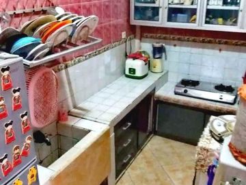 RUMAH LEBAK TIMUR TAMBAKSARI KENJERAN