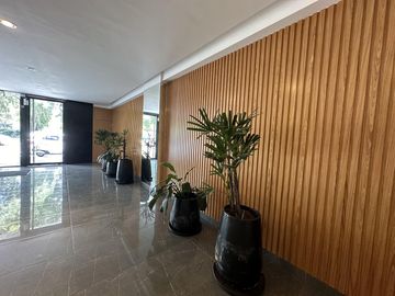 Depto 2 dormitorios en venta - balcon terraza- vista al parque - cochera