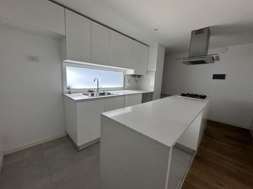 Depto 2 dormitorios en venta - balcon terraza- vista al parque - cochera
