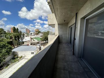 Depto 2 dormitorios en venta - balcon terraza- vista al parque - cochera