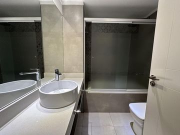Depto 2 dormitorios en venta - balcon terraza- vista al parque - cochera