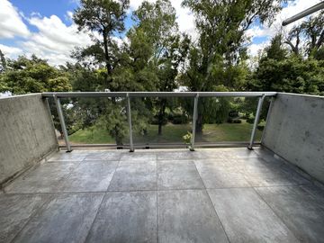 Depto 2 dormitorios en venta - balcon terraza- vista al parque - cochera