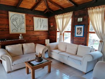 Cabaña campestre en privada arbolada