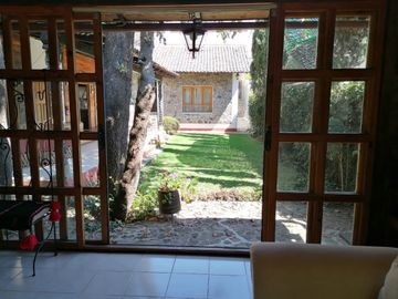 Cabaña campestre en privada arbolada