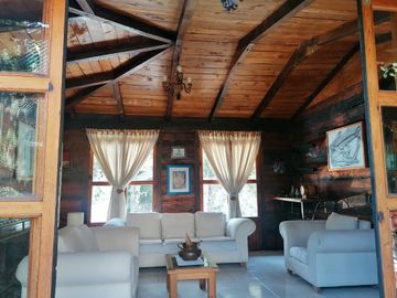 Cabaña campestre en privada arbolada